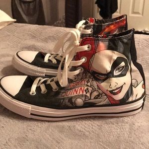 Harley Quinn converse